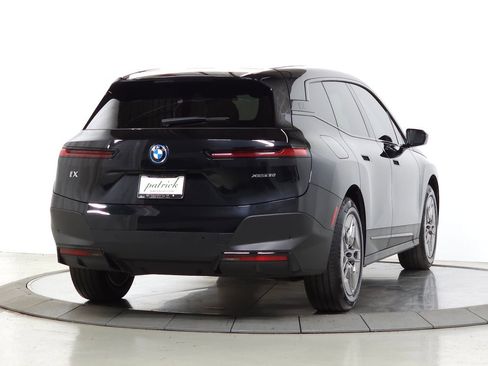 Used 2022 BMW iX xDrive50 AWD/4WD image 12