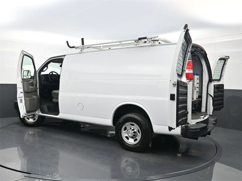 Used 2020 Chevrolet Express 2500 Work Van w/ Driver Convenience Package image 34