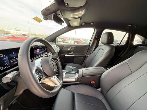 Used 2025 Mercedes-Benz GLA 250 image 13