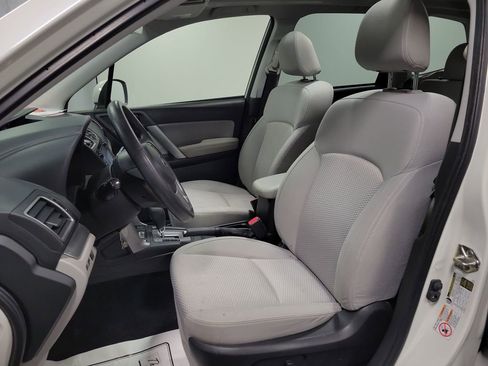 Used 2018 Subaru Forester 2.5i Premium w/ All-Weather Package image 14