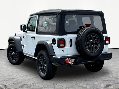 Used 2026 Jeep Wrangler Sport AWD/4WD image 4