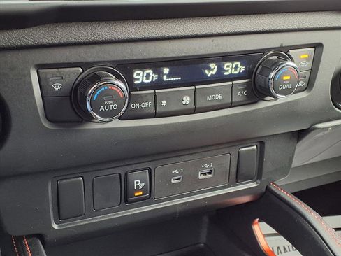 Certified 2025 Nissan Frontier PRO-4X image 7