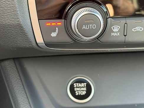 New 2025 Audi Q3 2.0T Premium image 15