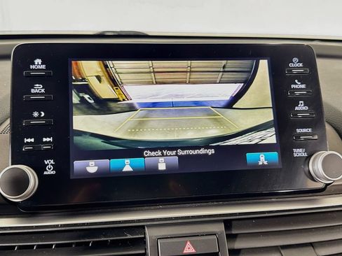 Used 2018 Honda Accord EX image 36