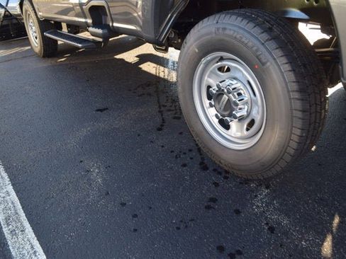 New 2026 Ford F250 XL w/ XL Chrome Package image 4