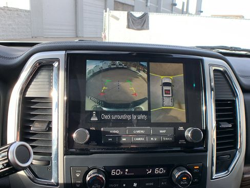 Used 2020 Nissan Titan SL w/ Moonroof Package image 17