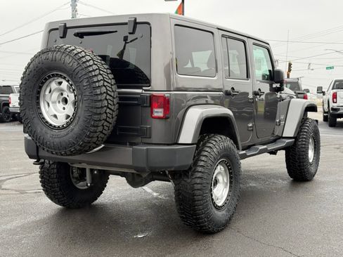 Used 2018 Jeep Wrangler Unlimited Sahara w/ Connectivity Group image 8