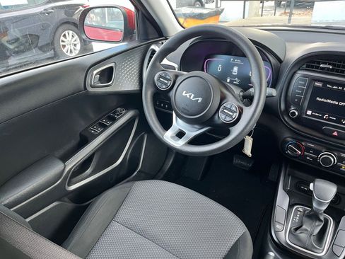 Used 2025 Kia Soul LX w/ LX Technology Package image 31