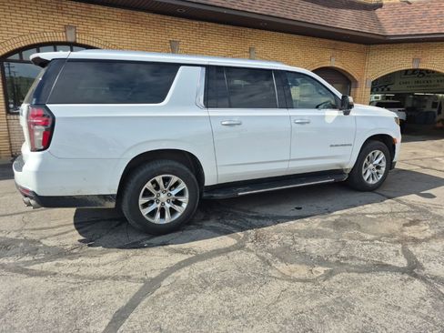 Used 2021 Chevrolet Suburban Premier AWD/4WD image 8