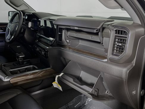 Used 2025 Chevrolet Silverado 1500 LT Trail Boss w/ Convenience Package II image 33