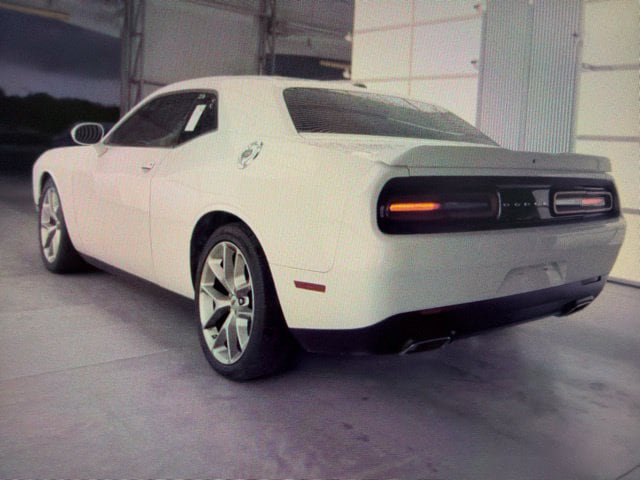 Used 2022 Dodge Challenger GT RWD image 8