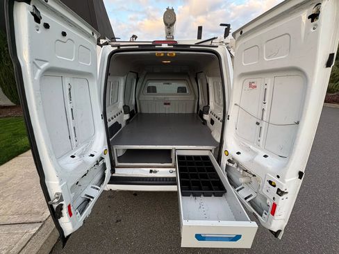 Used 2013 Ford Transit Connect XLT image 20