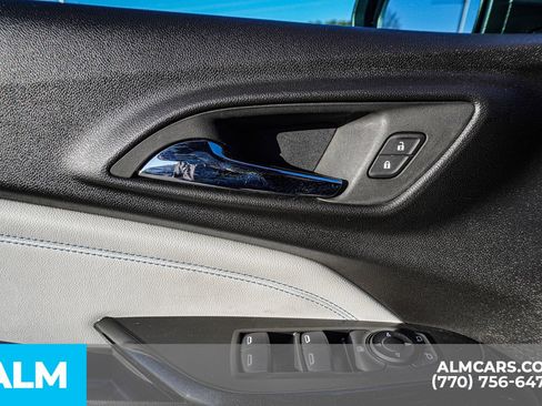 Used 2025 Chevrolet Trax LT w/ LT Convenience Package image 52