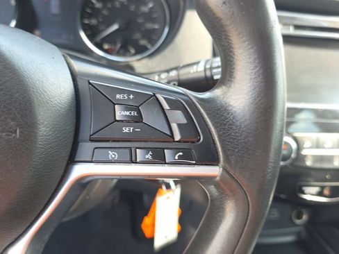 Used 2019 Nissan Rogue S FWD image 17