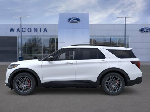 New 2026 Ford Explorer ST-Line w/ ST-Line Street Pack AWD/4WD image 3