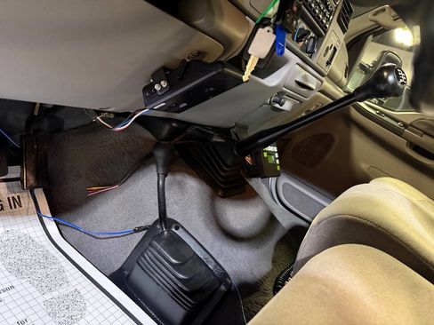 Used 1999 Ford F350 4x4 Regular Cab DRW Super Duty image 10