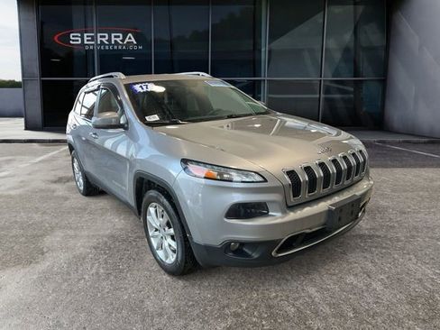 Used 2017 Jeep Cherokee Limited image 5