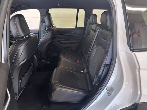 Certified 2023 Jeep Grand Cherokee Altitude AWD/4WD image 36