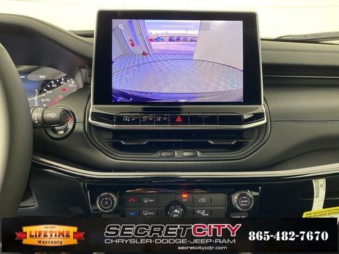 New 2026 Jeep Compass Latitude image 22