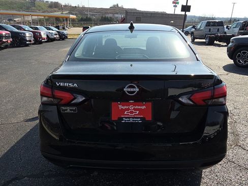 Used 2024 Nissan Versa SR image 7