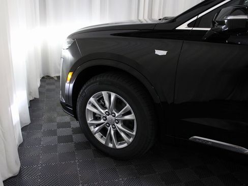 New 2025 Cadillac XT6 Luxury image 9