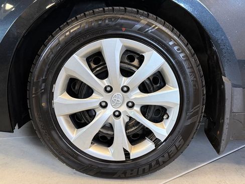 Used 2020 Toyota Corolla LE FWD image 24