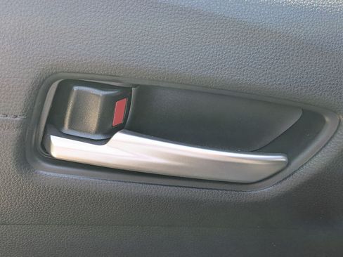 Certified 2025 Toyota Corolla Cross XLE w/ Convenience Package FWD image 27