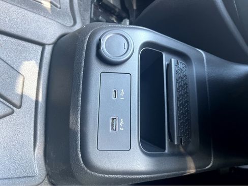 New 2023 Nissan Ariya EVOLVE+ image 39