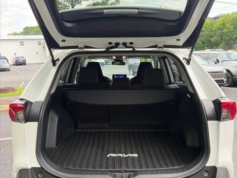 Used 2023 Toyota RAV4 LE AWD/4WD image 31