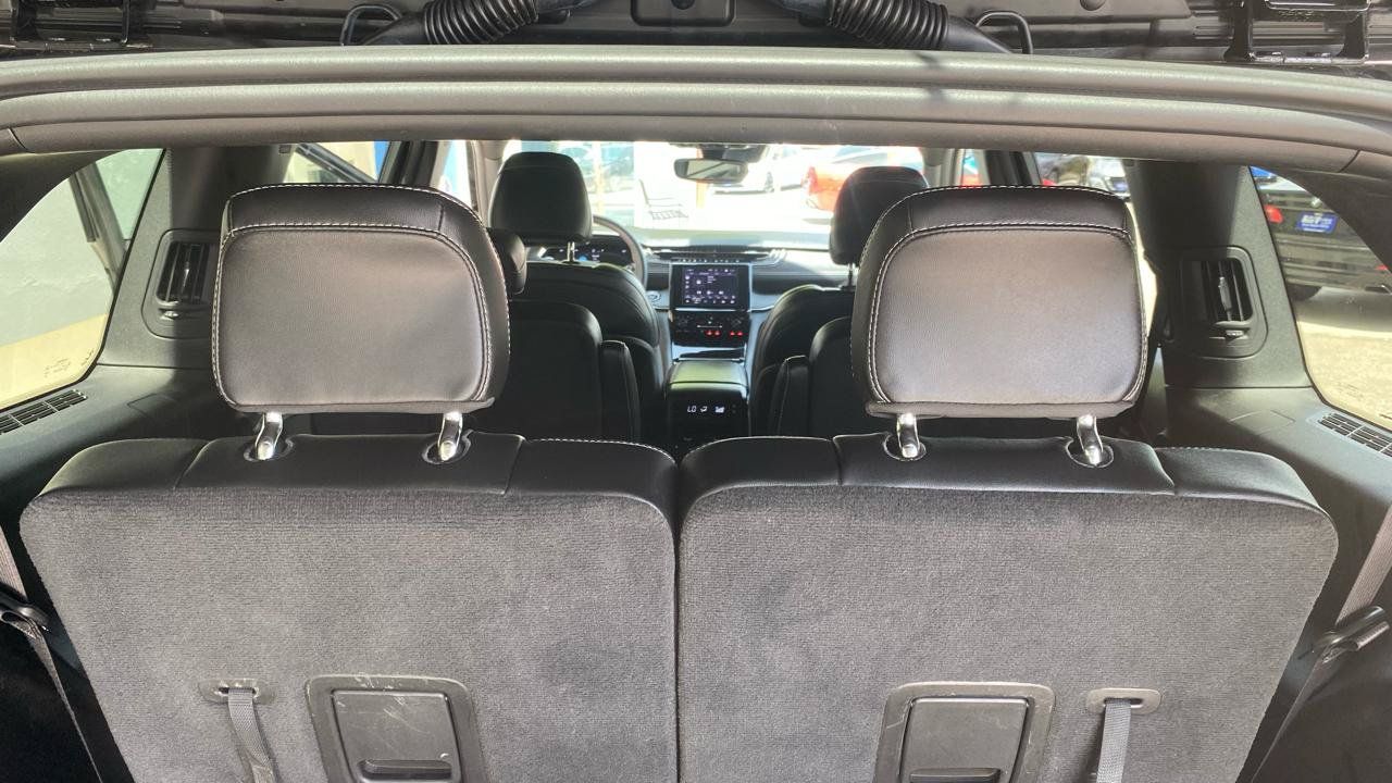 Used 2023 Jeep Grand Cherokee L Laredo AWD/4WD image 29