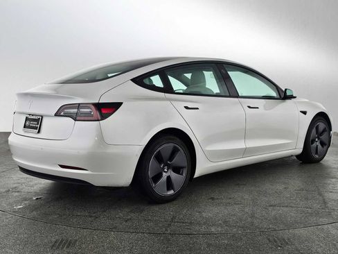 Used 2022 Tesla Model 3 Standard Range image 5
