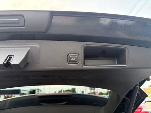 Certified 2024 GMC Terrain SLT w/ Elevation Edition FWD image 16