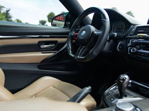 Used 2015 BMW M4 Coupe w/ Executive Package RWD image 29