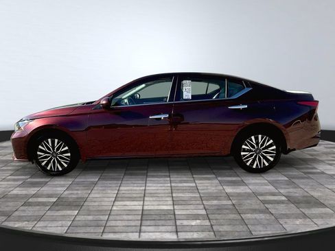 Used 2023 Nissan Altima 2.5 SV AWD/4WD image 4