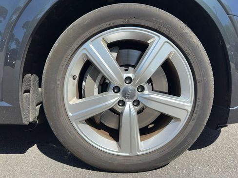 Used 2019 Audi e-tron Premium Plus image 9