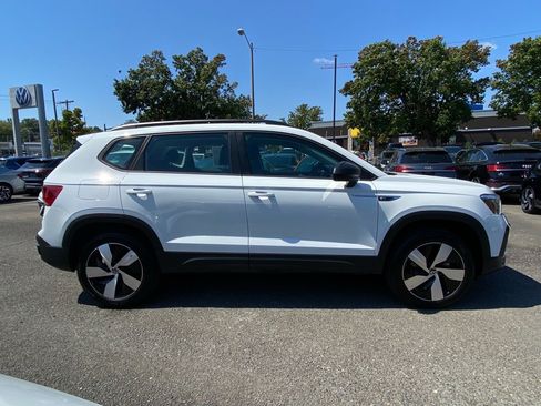 Used 2024 Volkswagen Taos S image 2