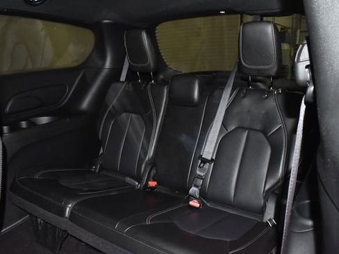 Certified 2025 Chrysler Pacifica Select image 34