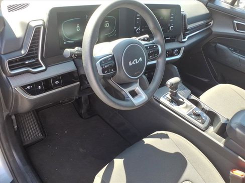 Used 2025 Kia Sportage LX FWD image 11