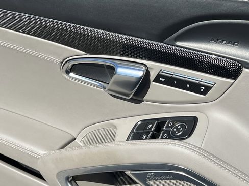 Used 2014 Porsche 911 Turbo S image 24