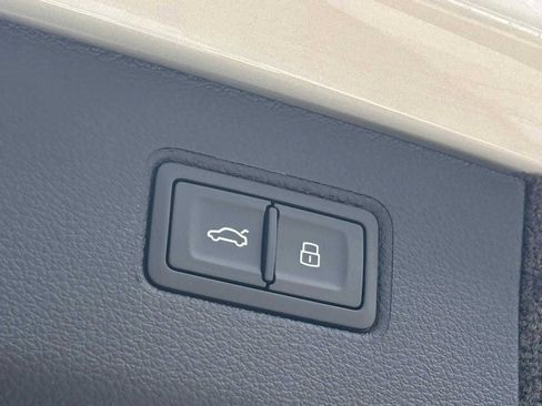 New 2025 Bentley Bentayga Extended Wheelbase AWD/4WD image 26