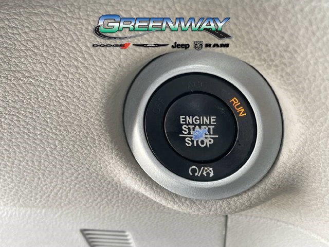 Used 2017 Chrysler Pacifica Platinum FWD image 36