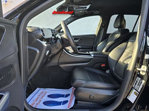 Used 2024 Mercedes-Benz GLC 300 image 5