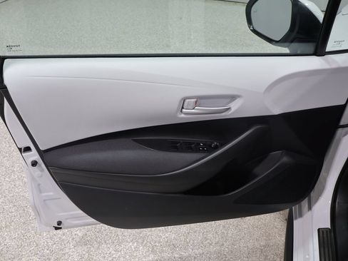 Used 2026 Toyota Corolla SE FWD image 10