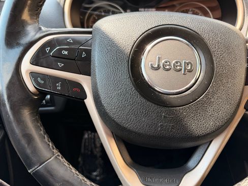 Used 2016 Jeep Cherokee Limited AWD/4WD image 36