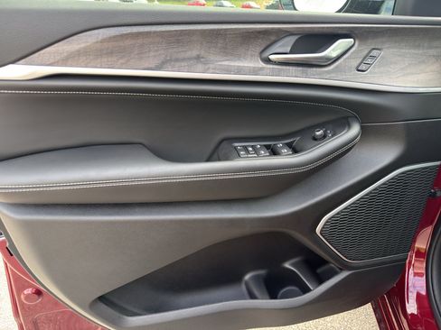 New 2026 Jeep Grand Cherokee L Limited AWD/4WD image 13