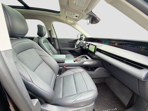New 2026 Lincoln Nautilus Reserve w/ Jet Appearance Package AWD/4WD image 32