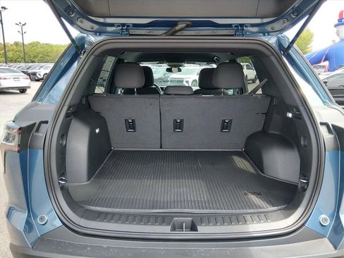 New 2026 Chevrolet Equinox LT w/ LPO, Floor Liner Package FWD image 7