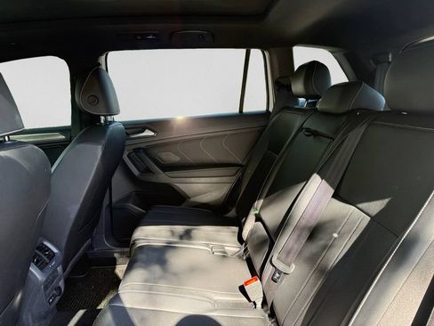 Used 2022 Volkswagen Tiguan SE R-Line FWD image 29