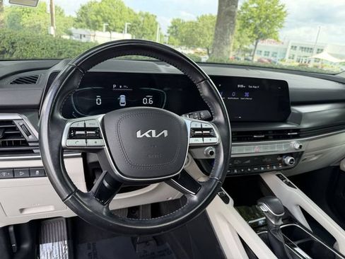 Certified 2024 Kia Telluride S w/ S Sunroof Package AWD/4WD image 13