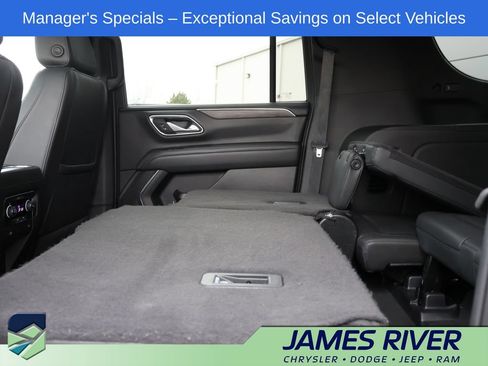 Used 2024 Chevrolet Suburban LT AWD/4WD image 19